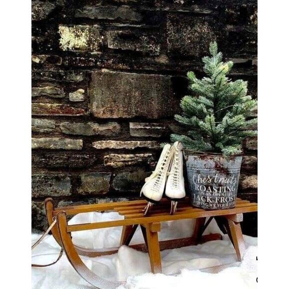 Ice Skates White Christmas Decor reidell Vintage Cozy Holiday party porch Wreath - Picture 11 of 11